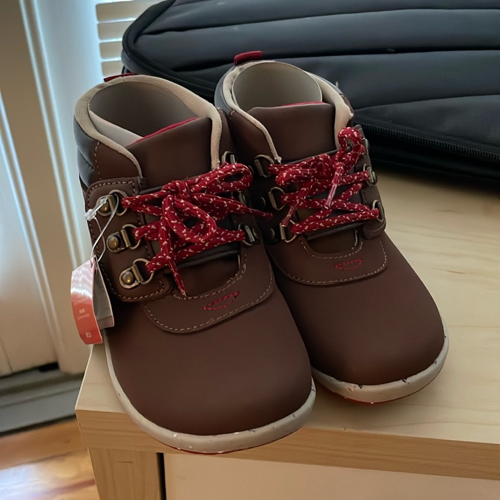 Merrell Bare Steps Toddler boot sz 10 WIDE width